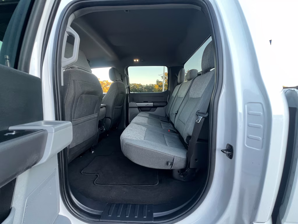 2025 OXFORD WHITE Ford Super Duty F-250 SRW XLT 4X4 Truck