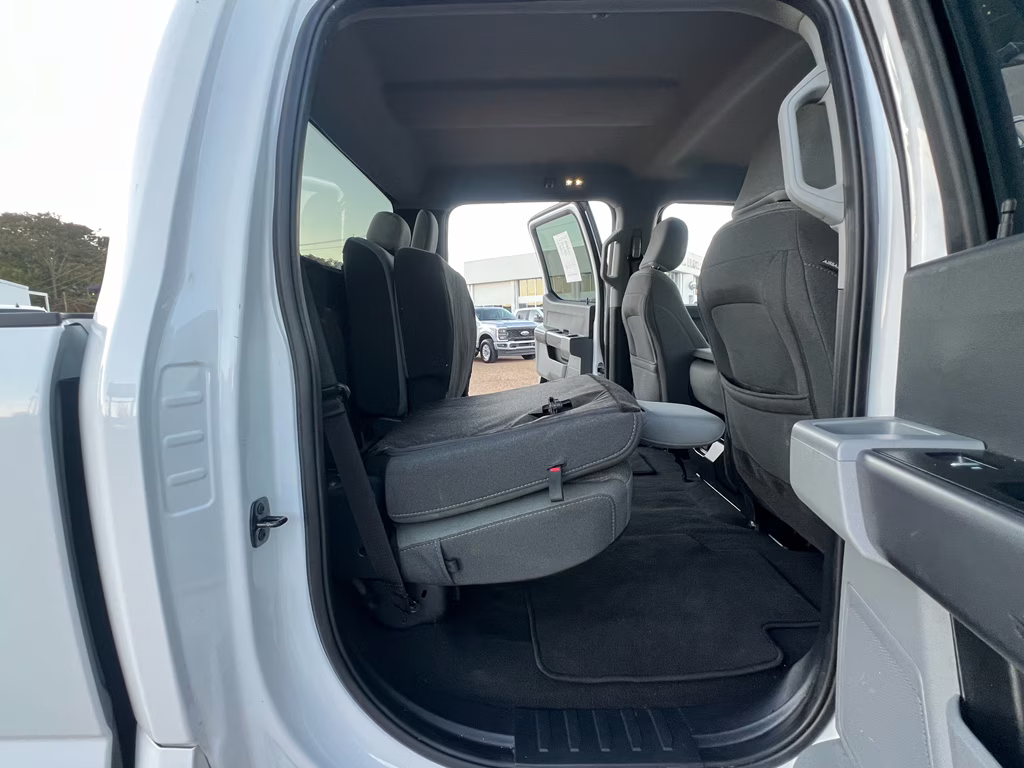 2025 OXFORD WHITE Ford Super Duty F-250 SRW XLT 4X4 Truck