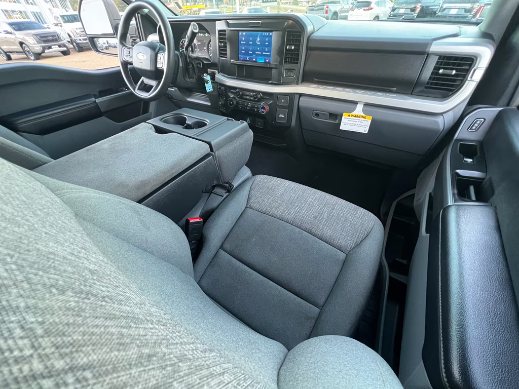 2025 OXFORD WHITE Ford Super Duty F-250 SRW XLT 4X4 Truck