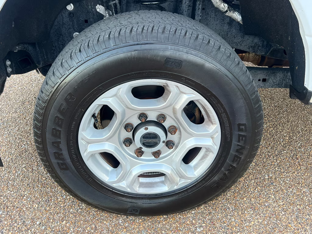 2025 OXFORD WHITE Ford Super Duty F-250 SRW XLT 4X4 Truck