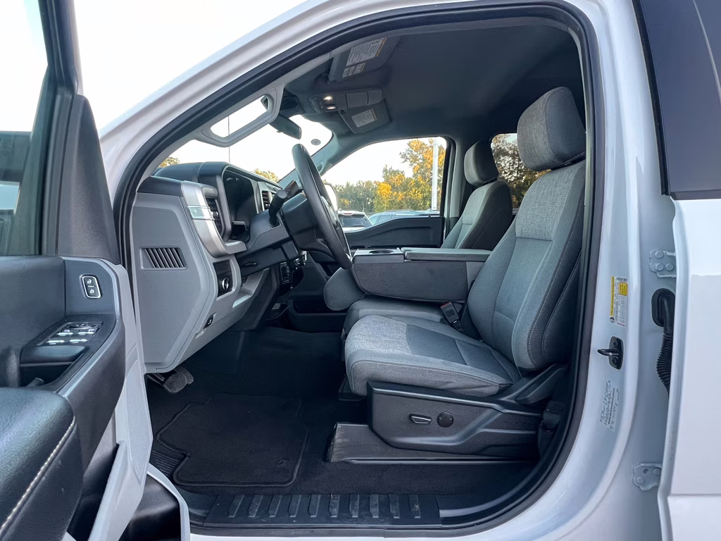 2025 OXFORD WHITE Ford Super Duty F-250 SRW XLT 4X4 Truck