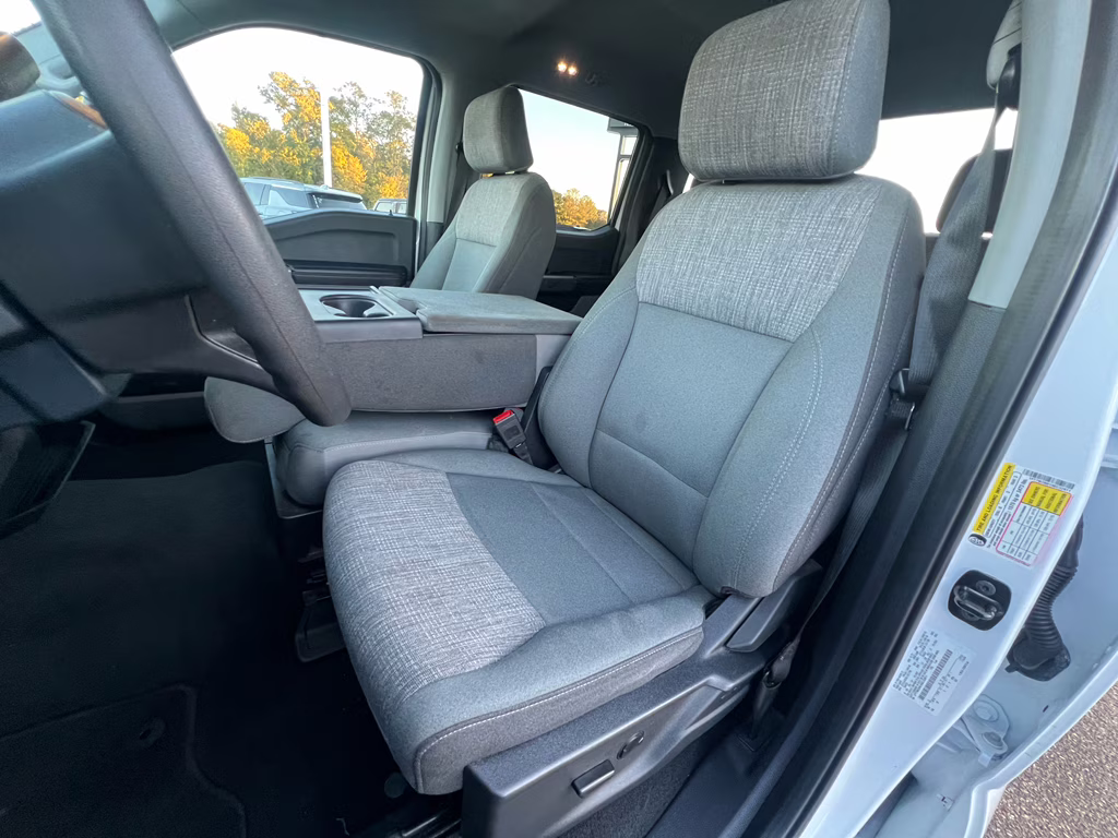 2025 OXFORD WHITE Ford Super Duty F-250 SRW XLT 4X4 Truck
