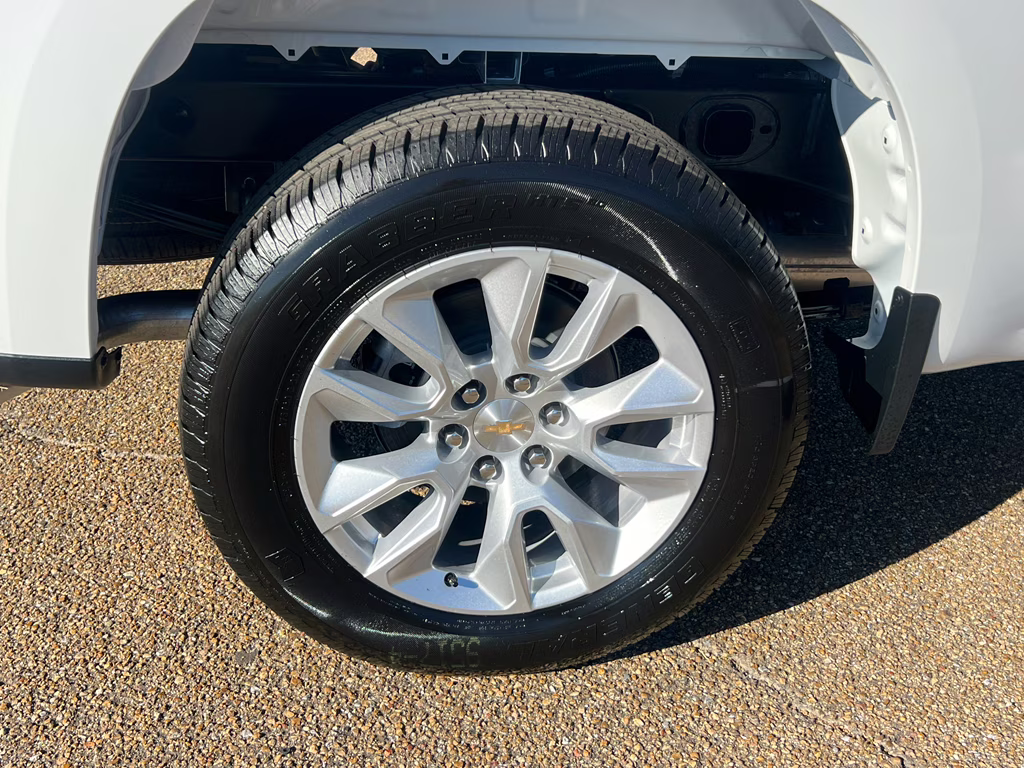 2026 Summit White Chevrolet Silverado Custom 4X4 Truck