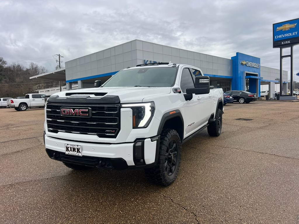 2024 Summit White GMC Sierra AT4 4X4 Truck