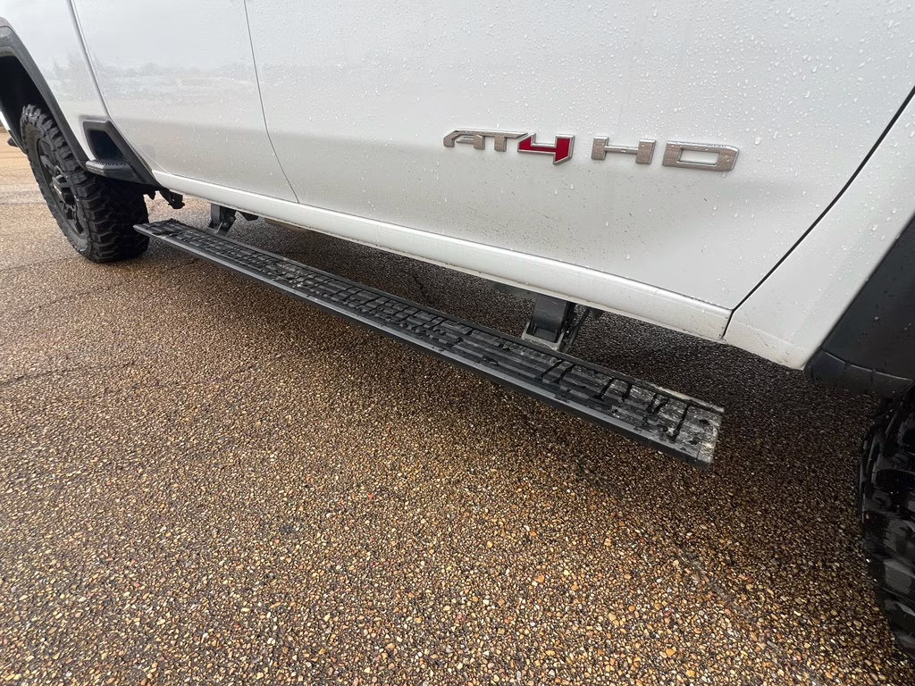 2024 Summit White GMC Sierra AT4 4X4 Truck