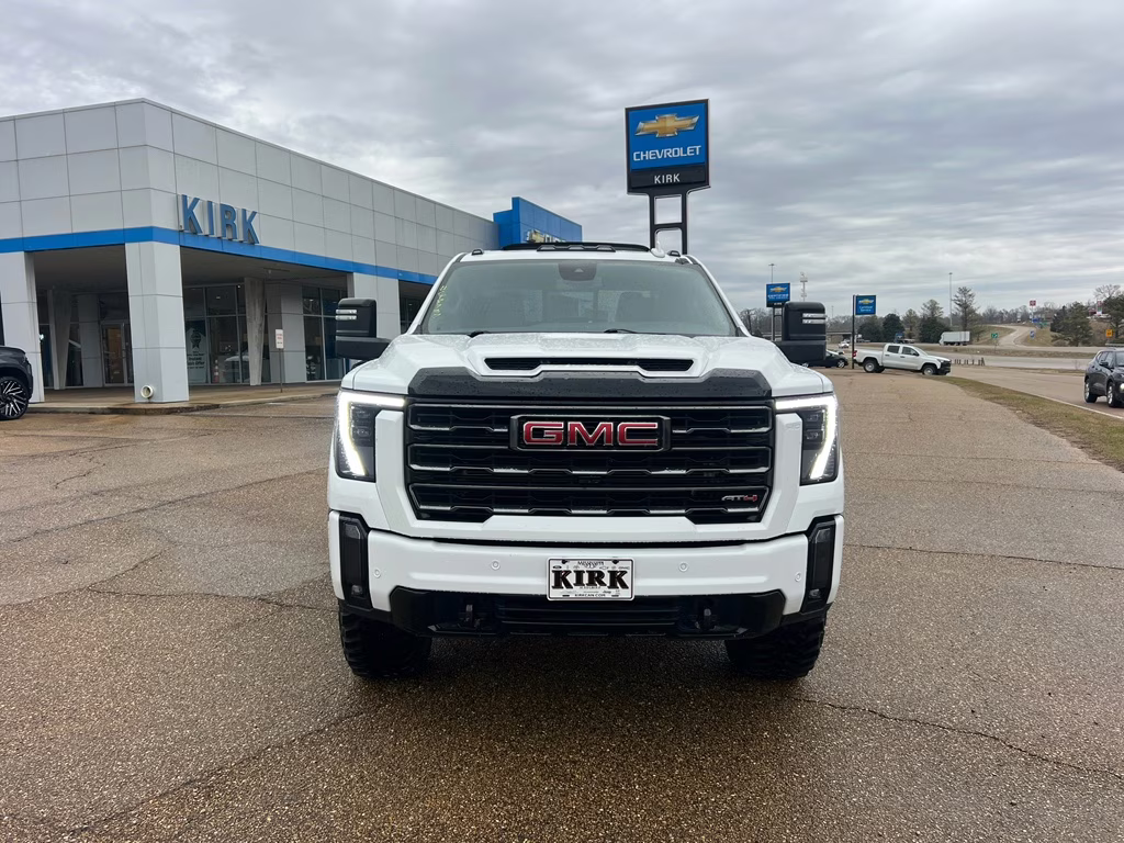 2024 Summit White GMC Sierra AT4 4X4 Truck