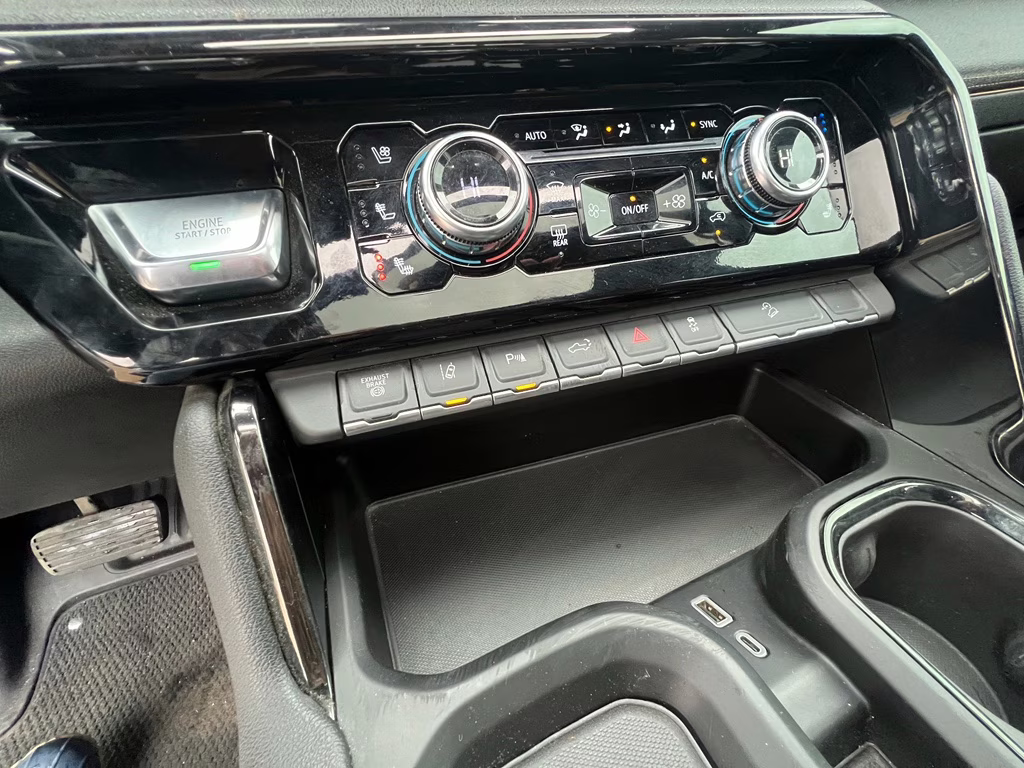 2024 Summit White GMC Sierra AT4 4X4 Truck