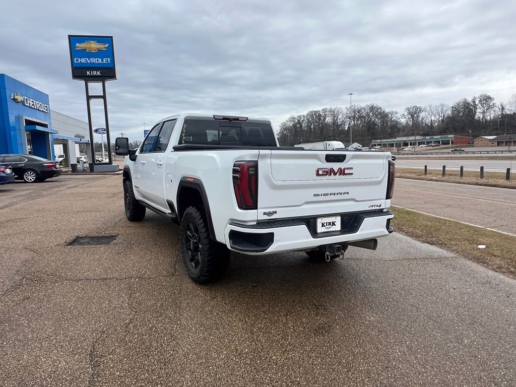 2024 Summit White GMC Sierra AT4 4X4 Truck
