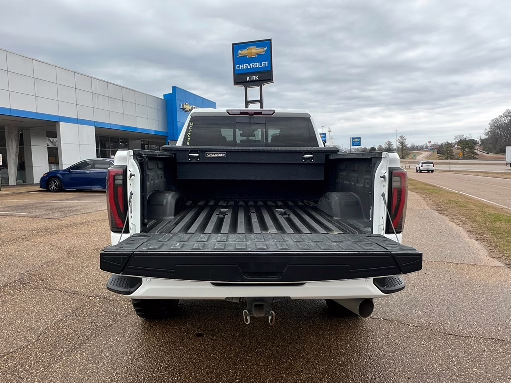 2024 Summit White GMC Sierra AT4 4X4 Truck