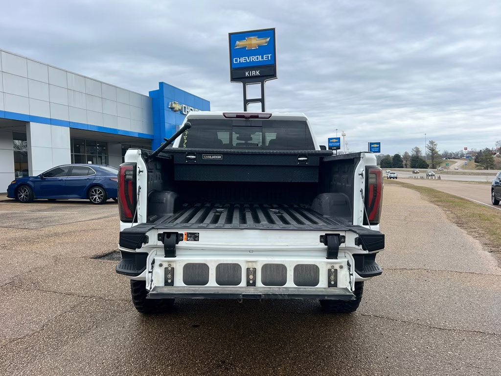 2024 Summit White GMC Sierra AT4 4X4 Truck
