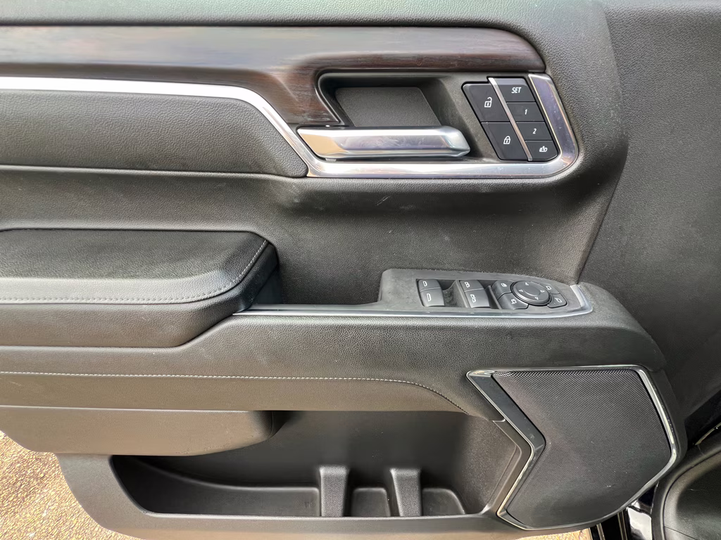 2024 Onyx Black GMC Sierra SLT 4X4 Truck