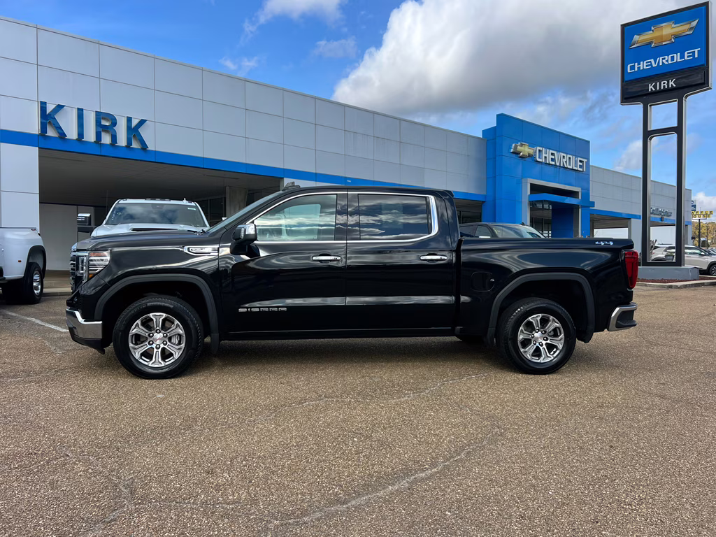 2024 Onyx Black GMC Sierra SLT 4X4 Truck