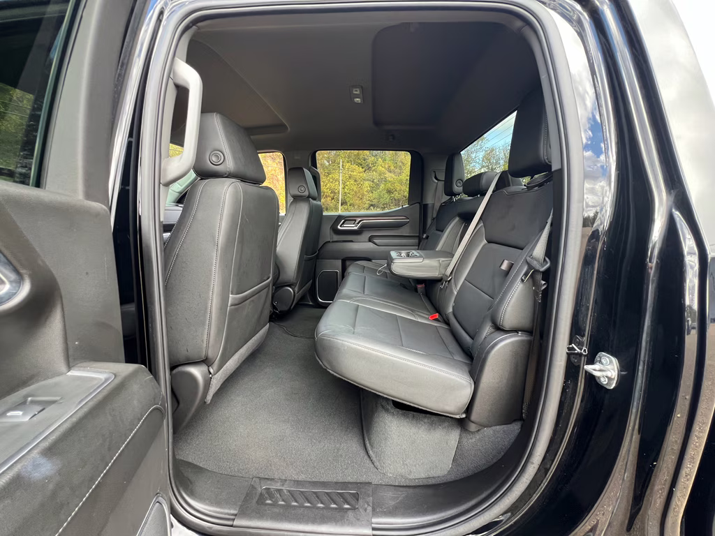 2024 Onyx Black GMC Sierra SLT 4X4 Truck