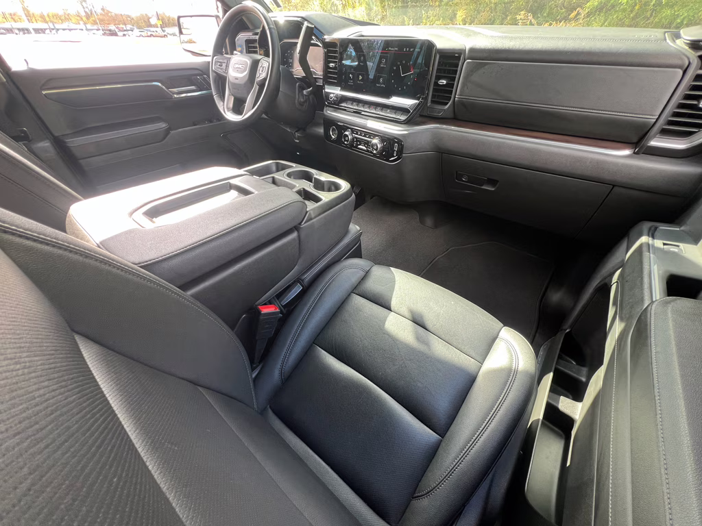 2024 Onyx Black GMC Sierra SLT 4X4 Truck
