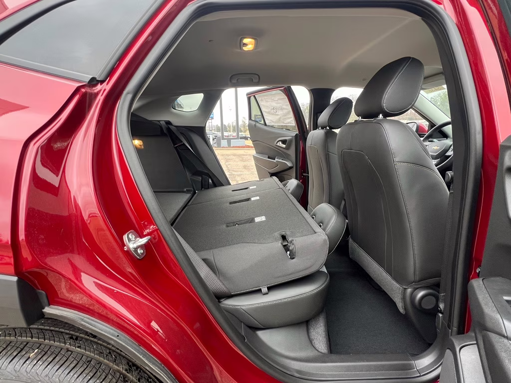 2025 Crimson Metallic Chevrolet Trax LT FWD SUV