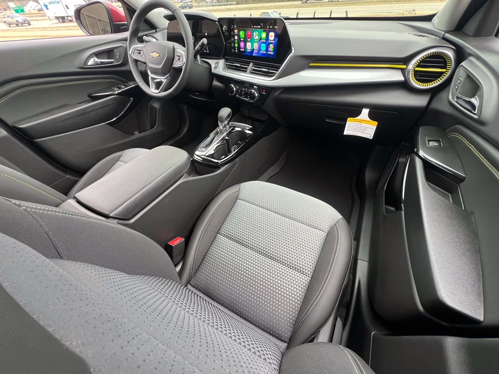 2025 Crimson Metallic Chevrolet Trax LT FWD SUV