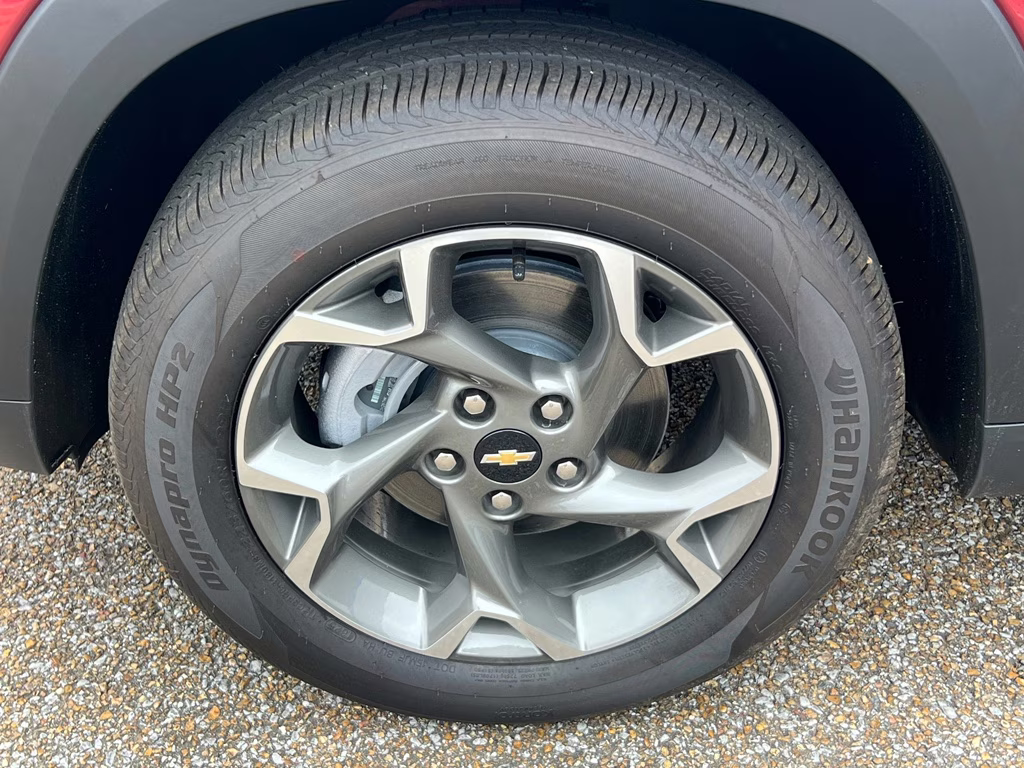 2025 Crimson Metallic Chevrolet Trax LT FWD SUV