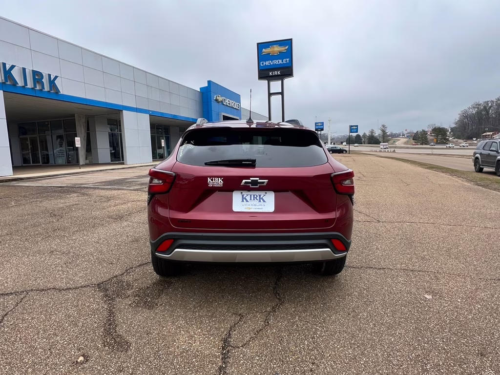 2025 Crimson Metallic Chevrolet Trax LT FWD SUV
