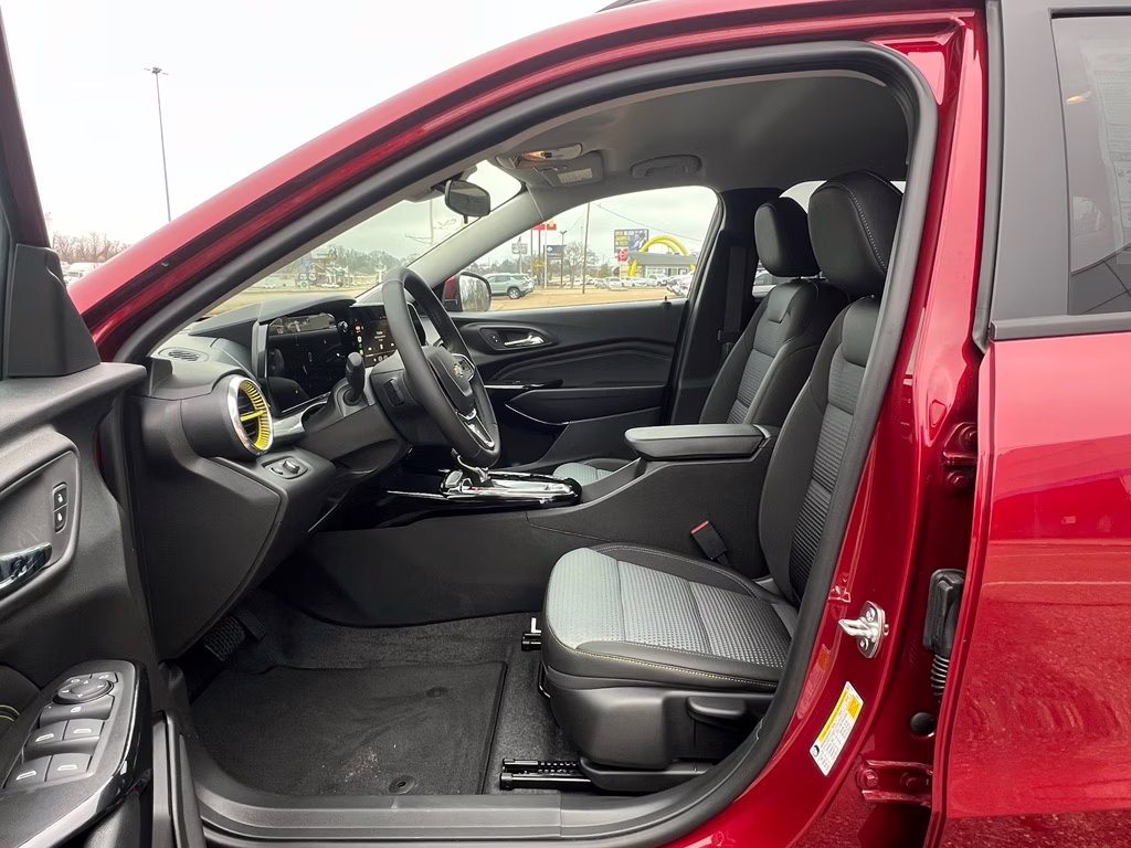 2025 Crimson Metallic Chevrolet Trax LT FWD SUV