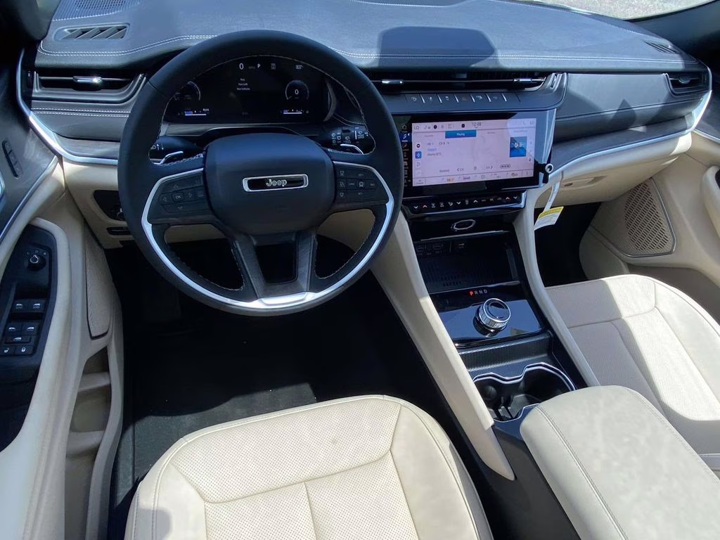 2026 Bright White Clearcoat Jeep Grand Cherokee Limited RWD SUV