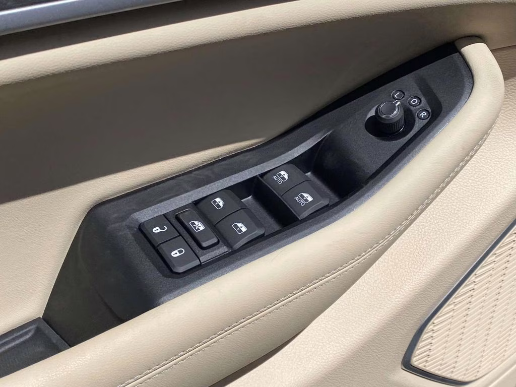 2026 Bright White Clearcoat Jeep Grand Cherokee Limited RWD SUV