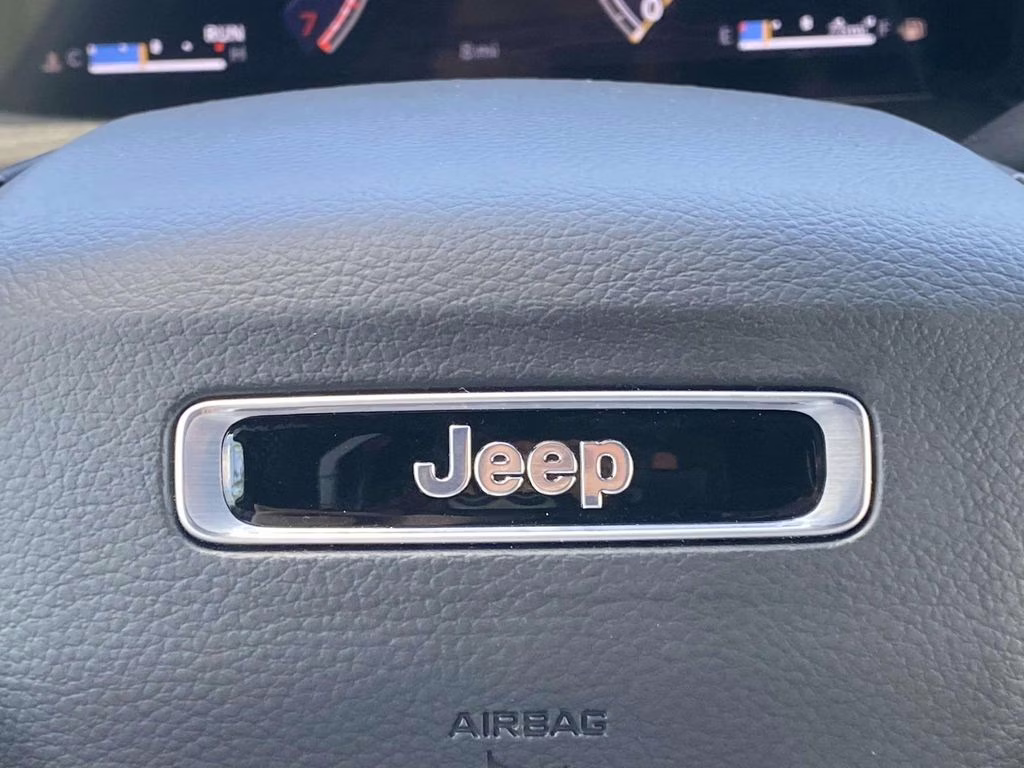 2026 Bright White Clearcoat Jeep Grand Cherokee Limited RWD SUV