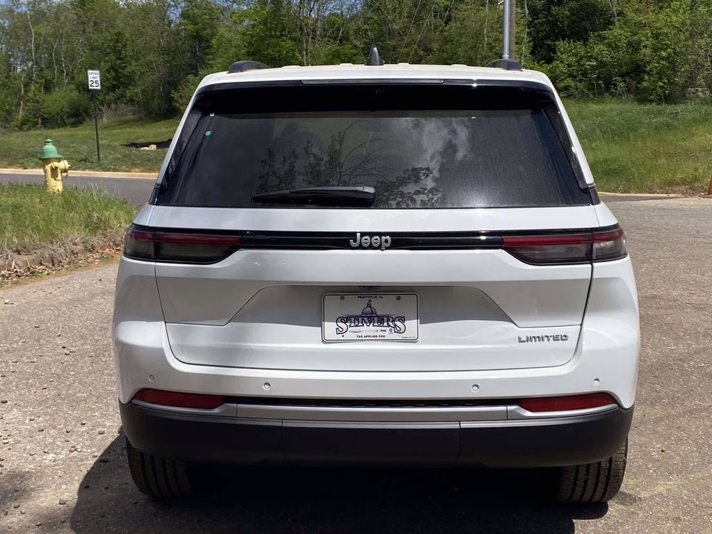2026 Bright White Clearcoat Jeep Grand Cherokee Limited RWD SUV