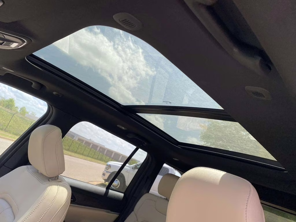 2026 Bright White Clearcoat Jeep Grand Cherokee Limited RWD SUV