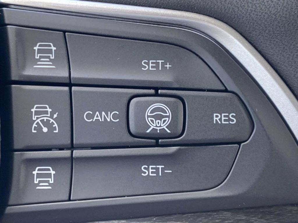 2026 Bright White Clearcoat Jeep Grand Cherokee Limited RWD SUV