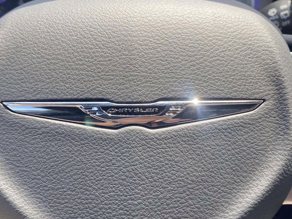 2026 Silver Mist Clearcoat Chrysler Pacifica Select FWD Van