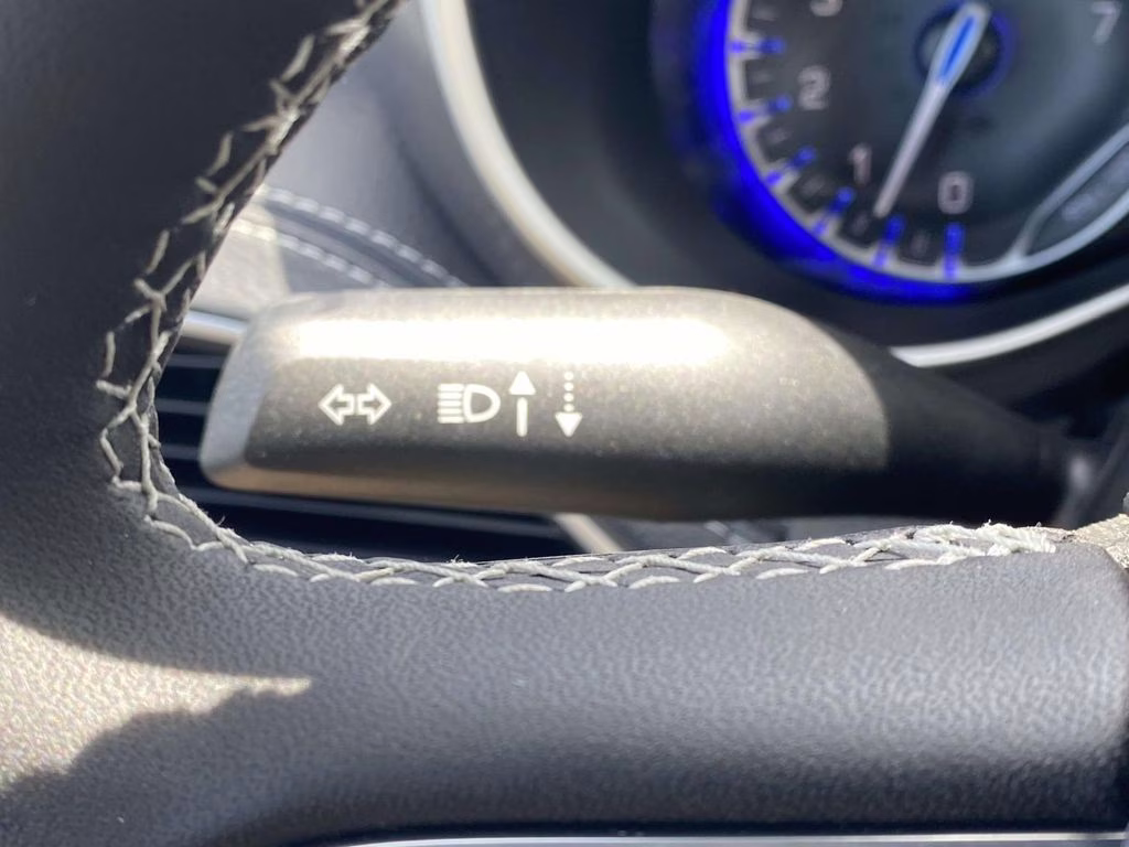 2026 Silver Mist Clearcoat Chrysler Pacifica Select FWD Van