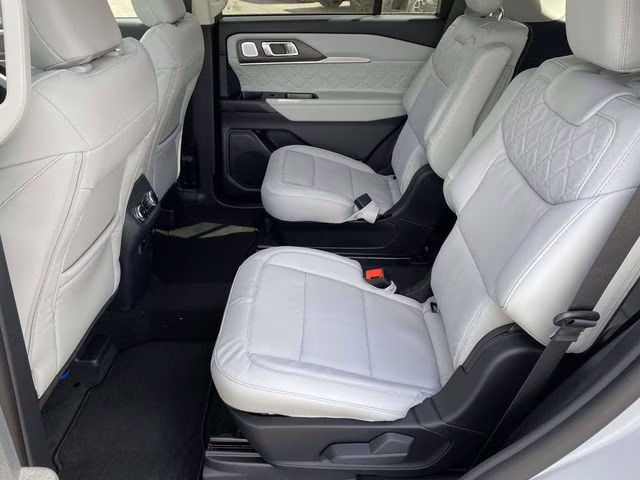 2026 White Metallic Ford Explorer Platinum 4X4 SUV