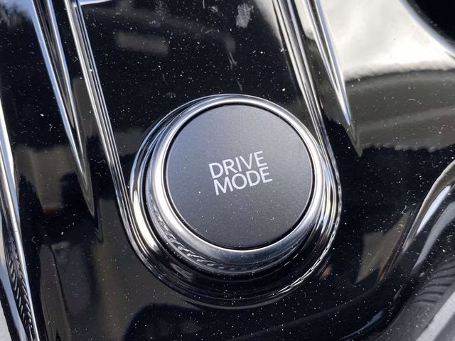 2026 White Metallic Ford Explorer Platinum 4X4 SUV