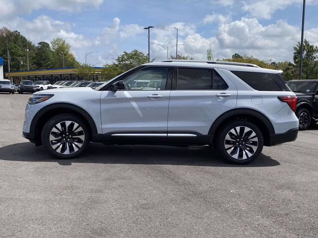 2026 White Metallic Ford Explorer Platinum 4X4 SUV