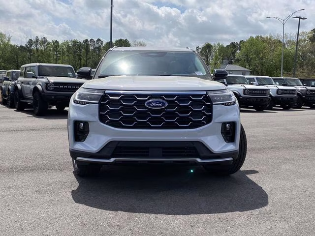 2026 White Metallic Ford Explorer Platinum 4X4 SUV