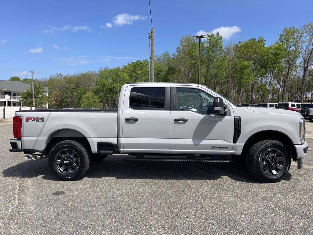 2026 Avalanche Ford Super Duty F-250 SRW XL 4X4 Truck
