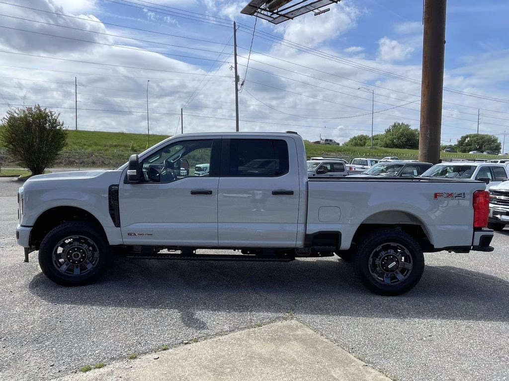 2026 Avalanche Ford Super Duty F-250 SRW XL 4X4 Truck