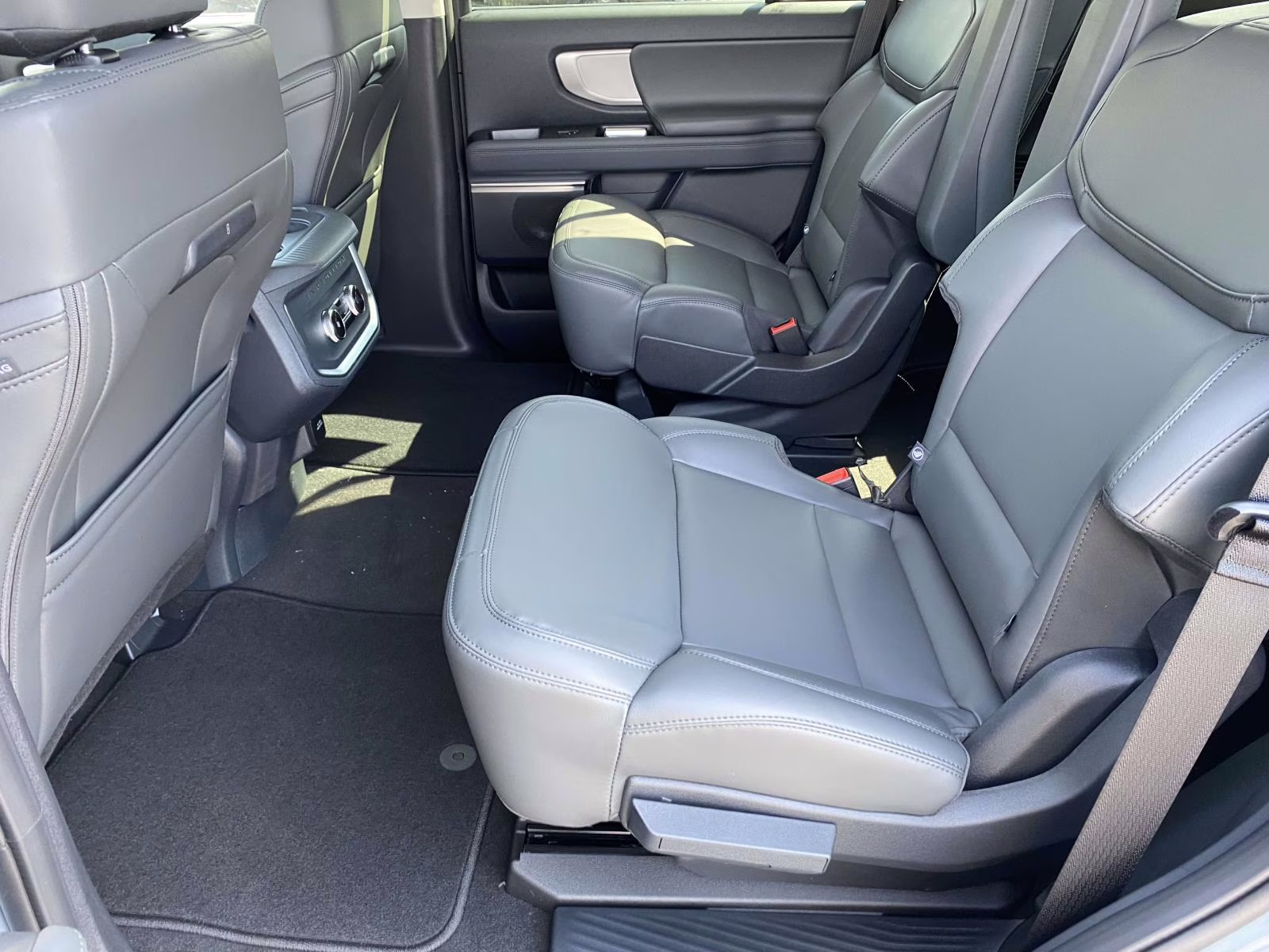 2026 Gray Metallic Ford Expedition Active RWD SUV