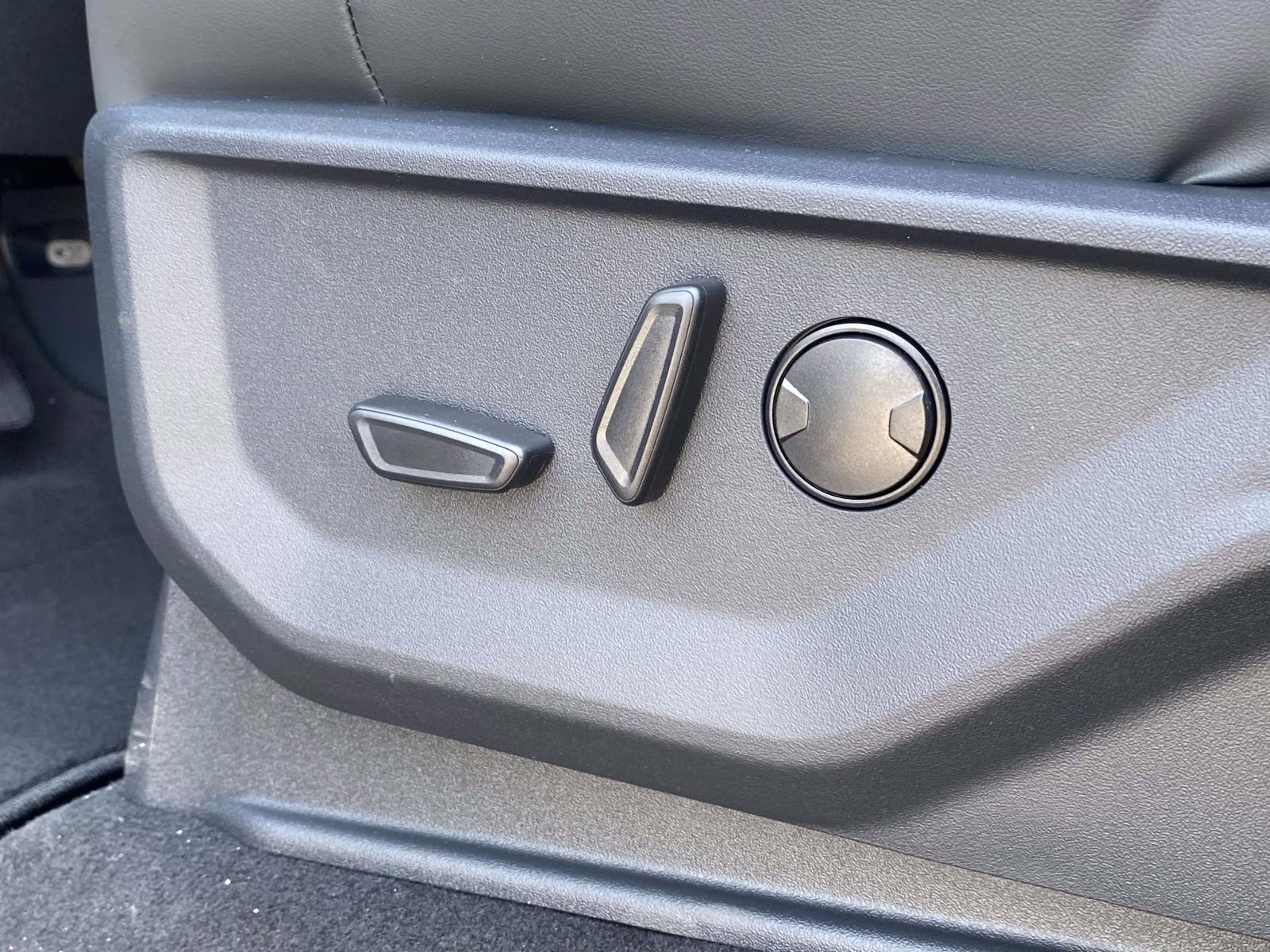 2026 Gray Metallic Ford Expedition Active RWD SUV