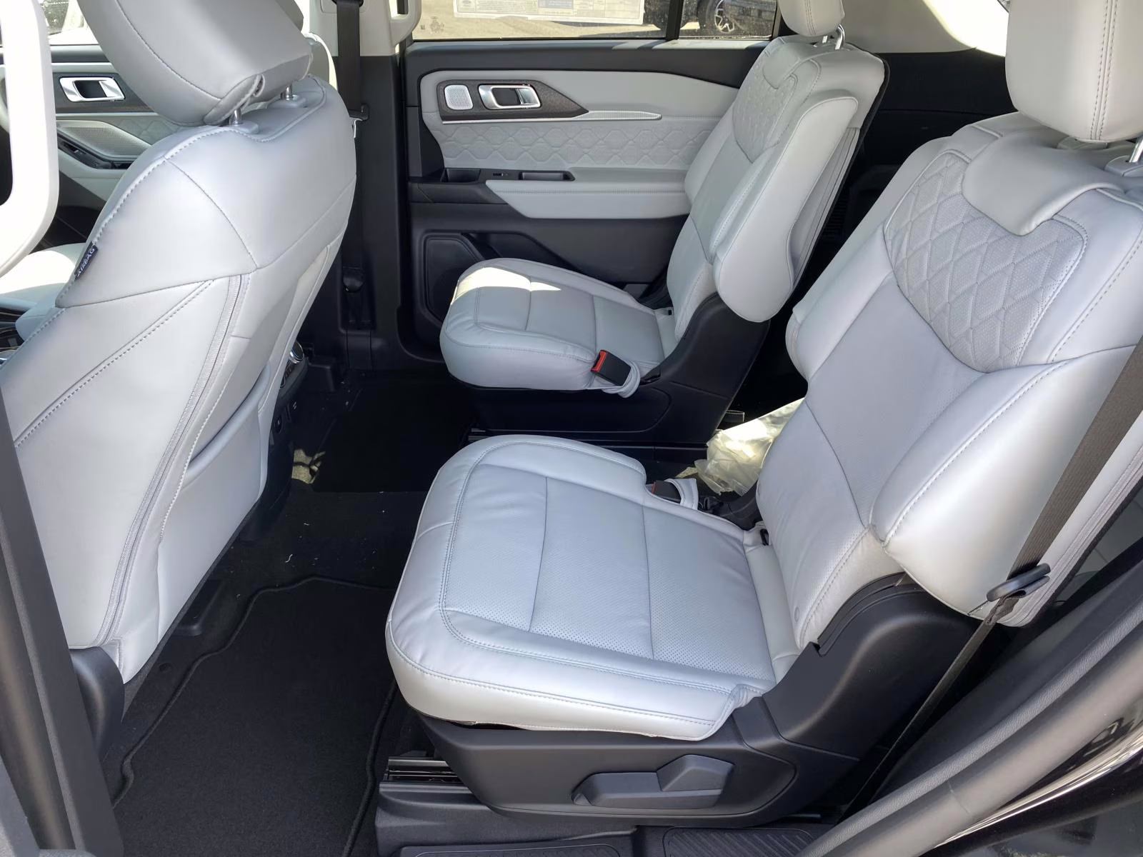 2026 Black Metallic Ford Explorer Platinum 4X4 SUV