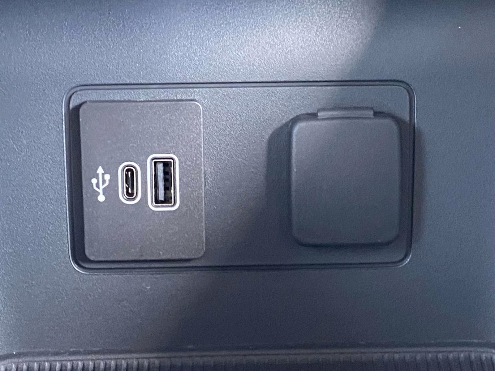 2026 Black Metallic Ford Explorer Platinum 4X4 SUV