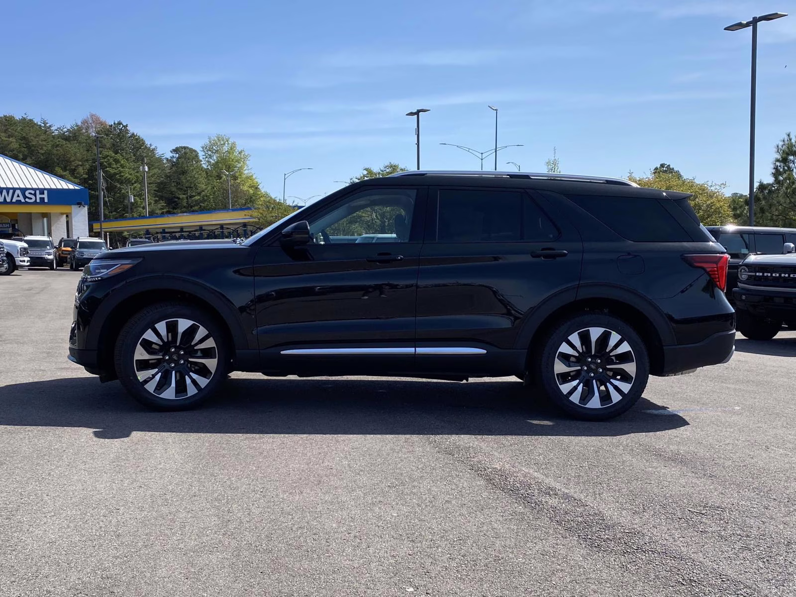 2026 Black Metallic Ford Explorer Platinum 4X4 SUV