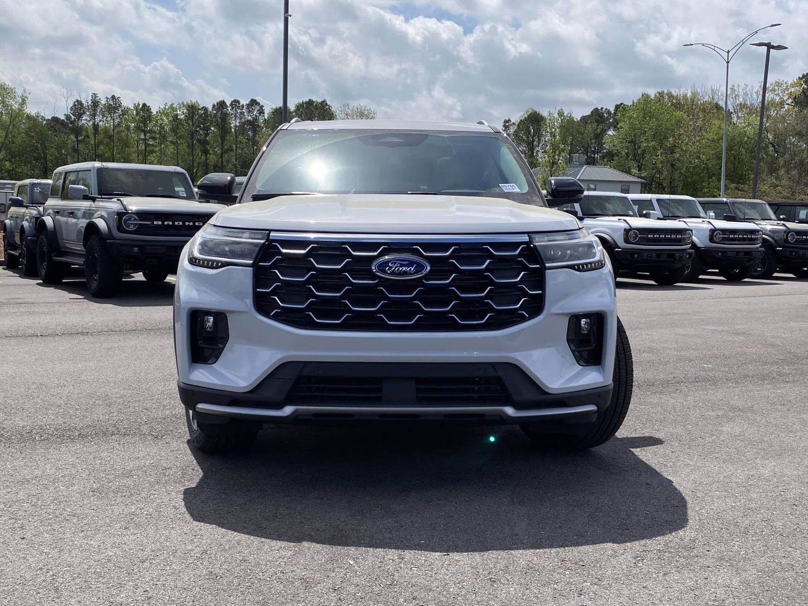 2026 White Metallic Ford Explorer Platinum 4X4 SUV