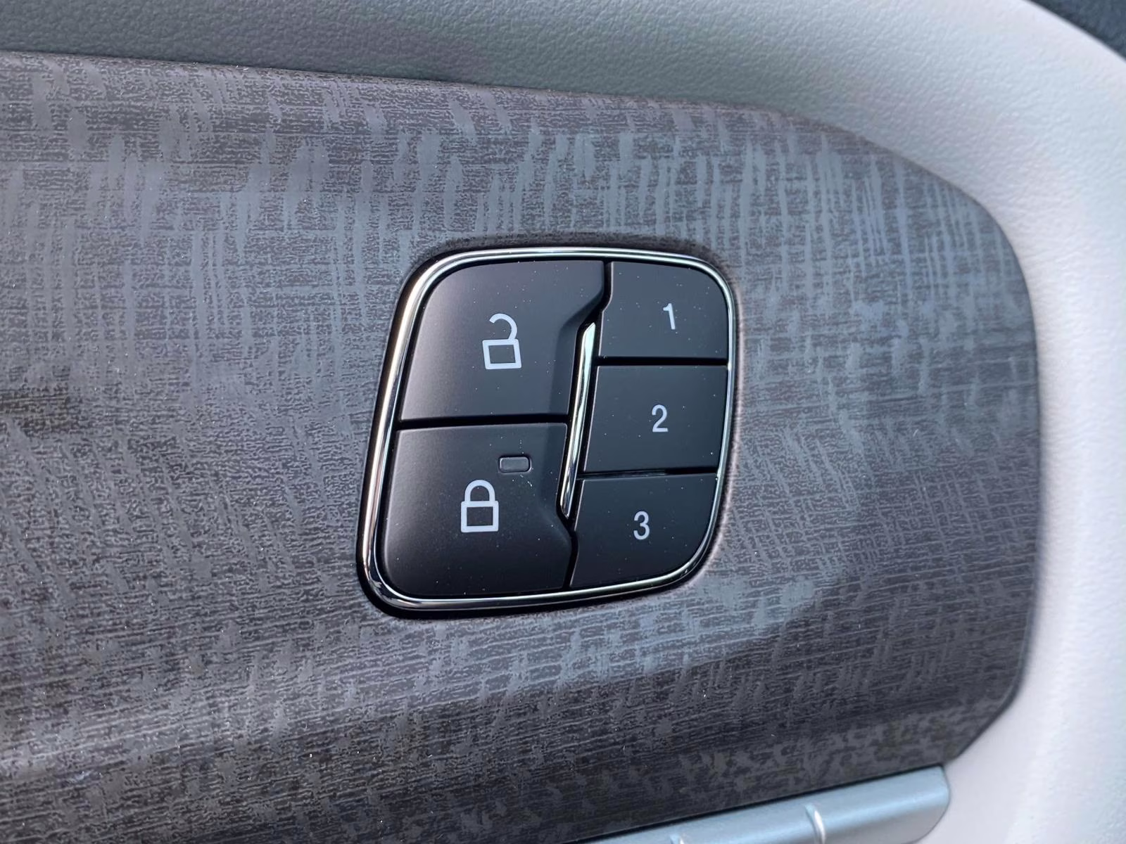 2026 Black Metallic Ford Explorer Platinum 4X4 SUV