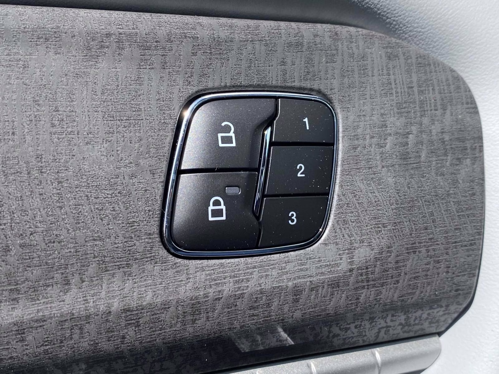 2026 White Metallic Ford Explorer Platinum 4X4 SUV