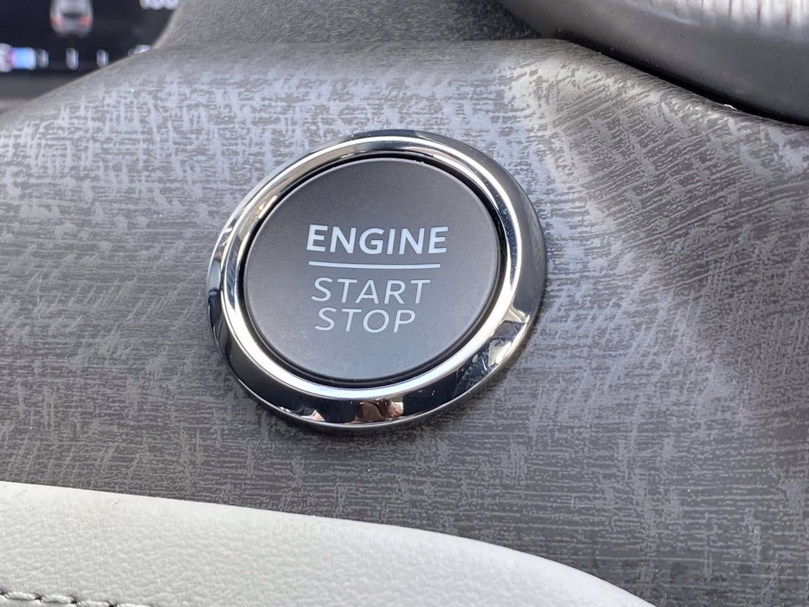 2026 White Metallic Ford Explorer Platinum 4X4 SUV