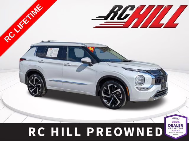 2022 White Mitsubishi Outlander SEL 4X4 SUV