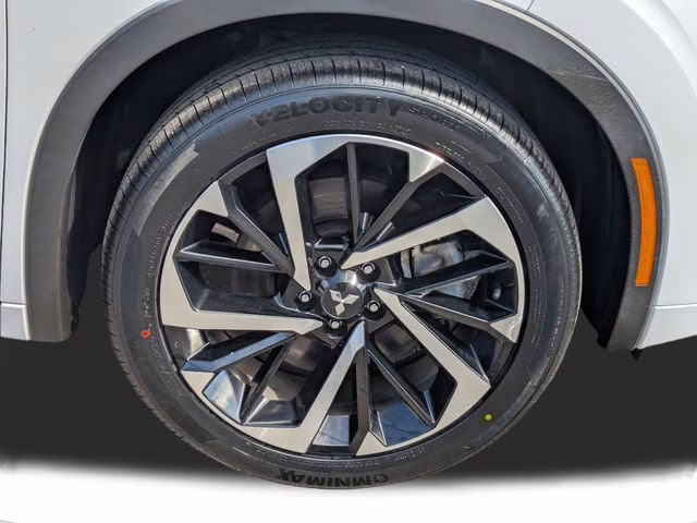 2022 White Mitsubishi Outlander SEL 4X4 SUV