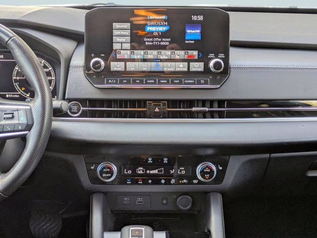 2022 White Mitsubishi Outlander SEL 4X4 SUV