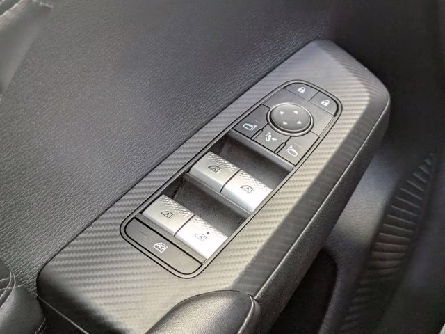 2022 White Mitsubishi Outlander SEL 4X4 SUV